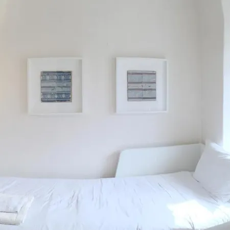 Atalaia- Ideal For Single Guest house *